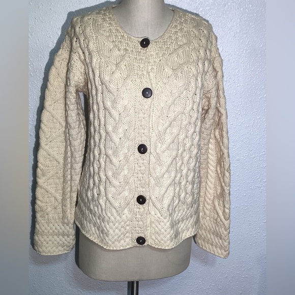 carraigdonn Sweaters - Carraigdonn 100% merino wool Cable Knit Cream Sweater size large